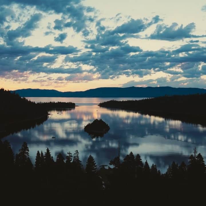 Kyle Kuiperのインスタグラム：「A new day at Emerald Bay」