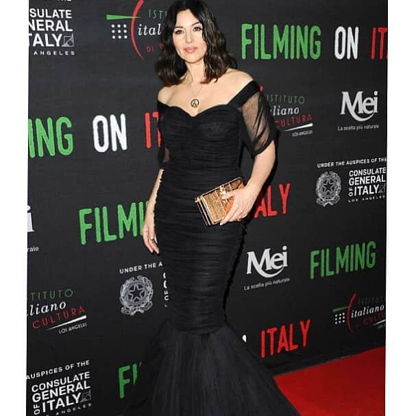 モニカ・ベルッチさんのインスタグラム写真 - (モニカ・ベルッチInstagram)「❤Last Night in Los Angeles.  Thank You at the Italian Institute of Culture for this great Honor "Filming  On Italy Award"  Dressed @dolcegabbana @stefanogabbana  Jewelry @cartier  Hair @Johnnollet Make up @karissa_symmons  #monicabellucci#losangeles#filmingonitaly#awas#lifetimeachievement#actress#jewelry#cartier#cartierdiamonds#dress#dolcegabbana#panther」2月1日 18時23分 - monicabellucciofficiel