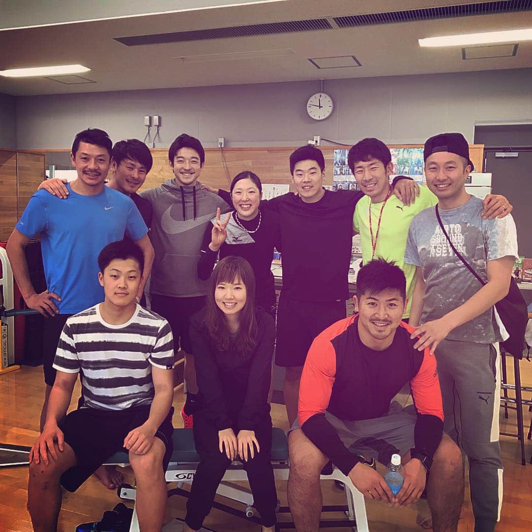 村山智彦のインスタグラム：「ㅤㅤㅤㅤㅤㅤㅤㅤㅤㅤㅤㅤㅤ 同い年の卒業👏🏼✨ いい出会い🙌🏼🙌🏼ダイゴ、またねぇー😬 ㅤㅤㅤㅤㅤㅤㅤㅤㅤㅤㅤㅤㅤ #鹿島アントラーズ #西大伍 #よーく見て #大伍をよーく見て #背伸びは汚ねぇ #俺よりデケェ笑」