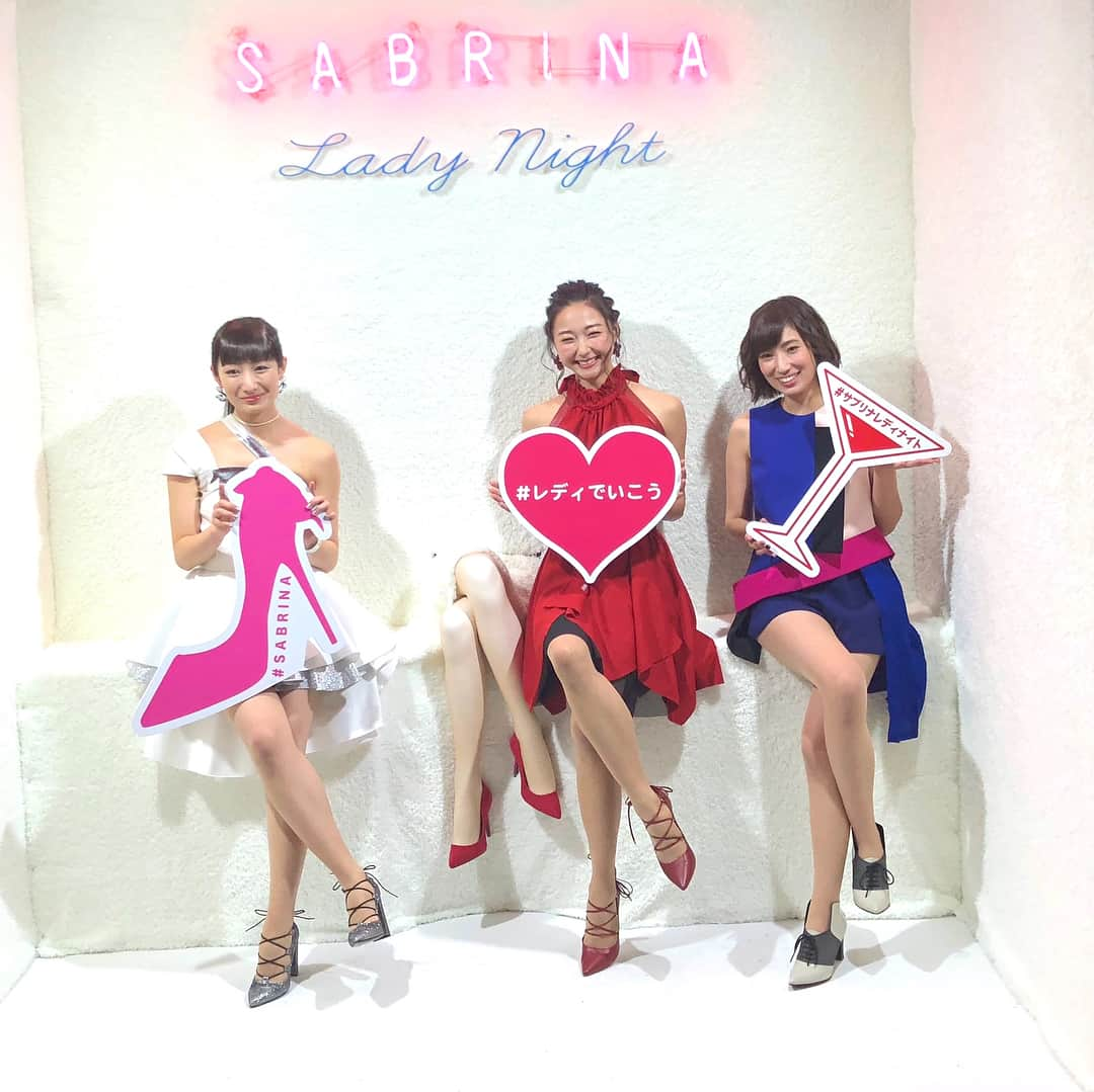 畠山愛理さんのインスタグラム写真 - (畠山愛理Instagram)「#sabrina #サブリナ #レディでいこう 👠👗⭐️」2月1日 23時14分 - airihatakeyama