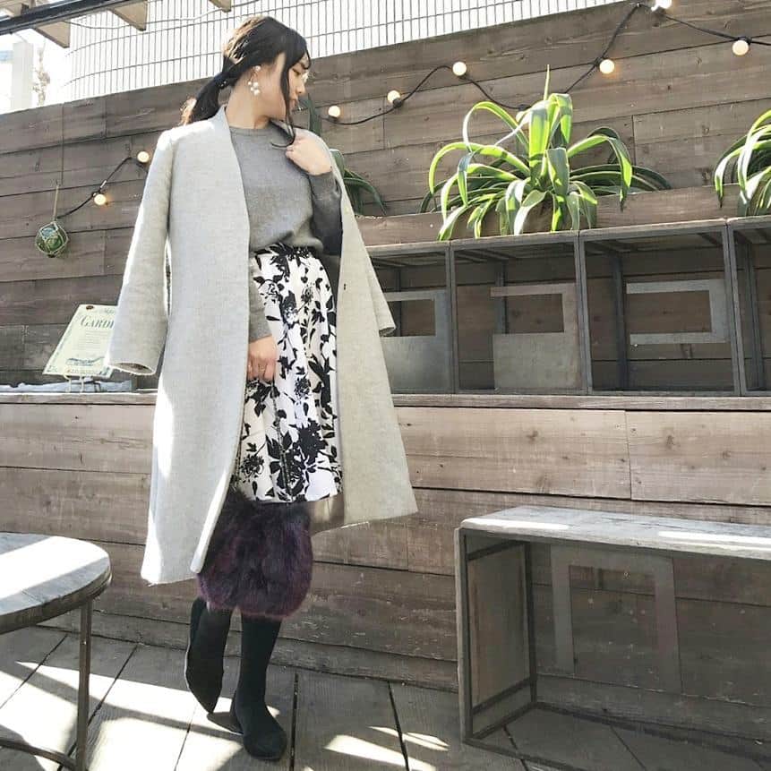 Eri Satoのインスタグラム：「先日のコーデ。 最近やっと幼稚園で「妊婦さんだったんですね～」と言われるようになりました✋笑 #来月産まれます 📷by @haruru0724 · いよいよ土曜、@joueri としてイベント参加します！ これをもってしばらくイベントの直接参加はお休みになるので、ぜひ会いに来てね💕 · · “Voguish 2018ss”  2018/2/3 (sat) 11:00-16:00 · 個性のあるファッションアイテムで外側から、 美味しいフード·ドリンクで内側から魅力的に 日常に取り入れやすい流行を意識したイベントです 食とファッションを楽しむ一日 一つの空間で、楽しい時間をお過ごしください · 【fashion】 @joueri (@satoeri626 ):彫金アクセサリー @_mimietcoco_ :ベビーグッズ&ベビー服 @labradorite_tokyo :セレクトアクセサリー @pals.web (@pals_naomix0813 ):親子服 リンクコーデ @paulownia.k (@coco_kiri ):アクセサリー @minelal__ :レディースアパレル · 【food&drink】 @lopi_granolahouse :オリジナルグラノーラ&スイーツ @crispclasp :coffee&coffee豆 @gmcsendagaya :ケータリング · 東京都渋谷区千駄ヶ谷1-7-4 ヒルトップスクエア千駄ヶ谷B1 千駄ヶ谷駅から徒歩5分 北参道駅から徒歩6分 国立競技場駅から徒歩6分 入場無料 · #Voguish2018ss#イベント#限定#子供服#リンクコーデ#アクセサリー#彫金#ハンドメイド#アパレル#フード#グラノーラ#スイーツ#コーヒー#千駄ヶ谷#北参道#国立競技場#ベビー#ベビー服 #手作りグラノーラ #自家焙煎#自家焙煎珈琲 #親子コーデ #ハンドメイドアクセサリー #イベント#限定#子供服#リンクコーデ#アクセサリー#彫金#ハンドメイド#アパレル#フード#グラノーラ#スイーツ#コーヒー#千駄ヶ谷#北参道#国立競技場#ベビー#ベビー服 #手作りグラノーラ #自家焙煎#自家焙煎珈琲 #親子コーデ #ハンドメイドアクセサリー#マタニティライフ #女の子ママ #女の子ベビー」