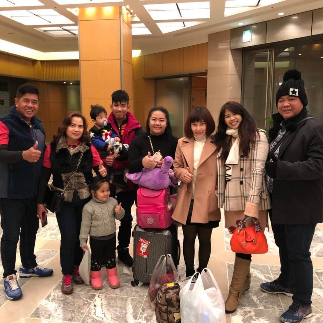 ポーナノン・ファトラムのインスタグラム：「Family trip 2018 #japantrip #lovelife #timetogoout #snow ⛄️ #เที่ยวให้สุดสนุกไปกับความหนาว❄️😃」