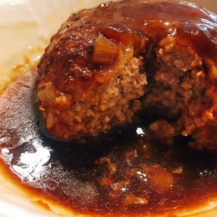 宮本莉子のインスタグラム：「. . 美味しかった〜💕 また行きたいけどお店の名前忘れちゃった。 . . #フォロー#フォロバ#いいね#いいね100 #いいね返し#相互フォロー#follow#follower#冬メイク#千葉#ルクア#メイク#ホットヨガ#オーガニックコスメ#グルテンフリー#1歳 #沖縄 #スターバックスカード#海鮮丼#ナイトプール#初期費用#隙間時間#アラサー#副業主婦#スマホ#インターネットビジネス#ららぽーと横浜#権利収入#アフィリエイト#パワースポット」