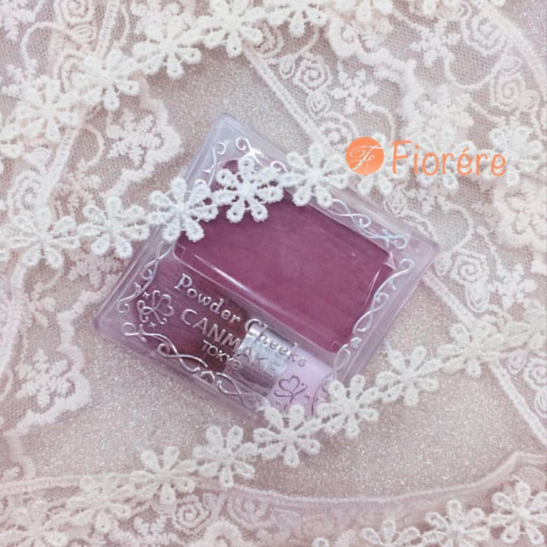 のインスタグラム：「. 今日はおススメ#チーク のご紹介です✨ . キャンメイク パウダーチークス PW38 . プチプラコスメの定番#キャンメイク 😌💕 この#パウダーチークス はキャンメイクの中でもロングヒットの商品なんです♪ . こちらの#プラムピンク は透明感と血色感が同時に叶うお色です✨ 実はアーティストの中にも愛用者が多いんだとか♡ . 気軽に試せるプチプラアイテムも、どんどんご紹介していきますね✨ . . #Fiorente#フィオレンテ#Fiorére #フォトジェニック#美容オタク  #コスメ #スキンケア #フォローミー #トレンドカラー #コスメ好きさんと繋がりたい #インスタ#フォロー#インスタ映え#つながりたい #ほっこり#いいね#いいね返し#ふぉろば100 #フォローバック#スキンケア  #いいねした人全員フォロー#フォロー返します #コスメ紹介  #コスメレビュー」