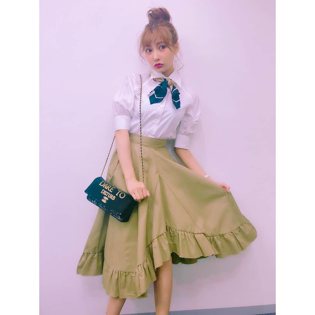 明日花キララのインスタグラム：「私服🌹 昔韓国で買ったスカート形よ👌👌 . 🧥:Dior 👗:🇰🇷」
