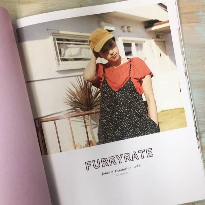 furryrate officialのインスタグラム：「📖 January Exhibition 📖 . カタログの中身をチラ見せ...💭💭 . #furryrate #展示会 #カタログ #盛夏 #summer #midsummer #fashion #collection #exhibition #model #モーガン茉愛羅」