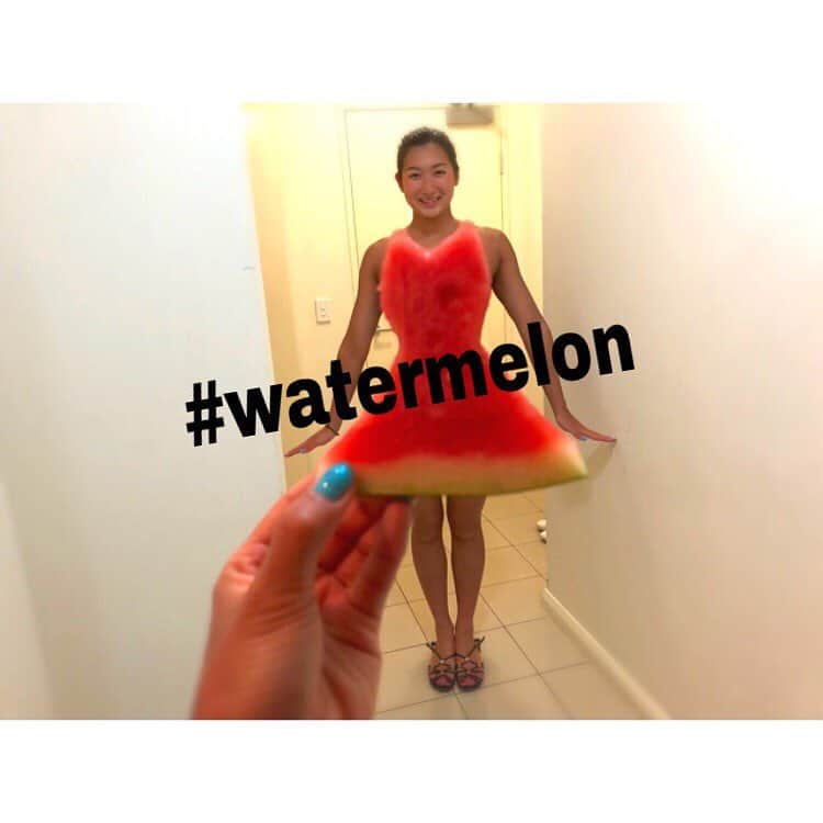 池江璃花子さんのインスタグラム写真 - (池江璃花子Instagram)「* Do you like a watermelon?😋🍉 #これは絶対 #インスタ映え (笑) 撮影者 @suzuka.hasegawa 安心してください、履いてますよ」2月2日 19時36分 - ikee.rikako