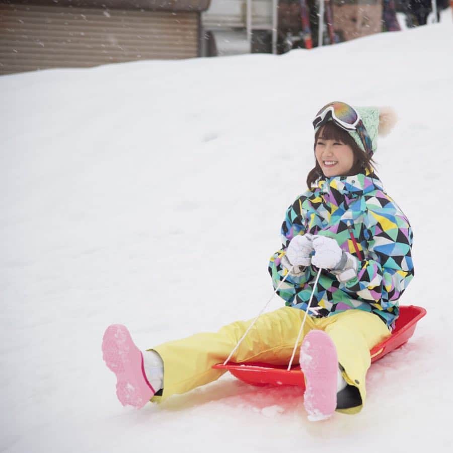 西潟茉莉奈さんのインスタグラム写真 - (西潟茉莉奈Instagram)「SRありがとうございました🙇‍♂️💗今回の生写真はスキー場です！良かったらチェックしてみてください📷✨ソリでかなりはしゃぎました⛄️❄️(笑)#生写真#雪#新潟」2月3日 0時27分 - marina_1016.n