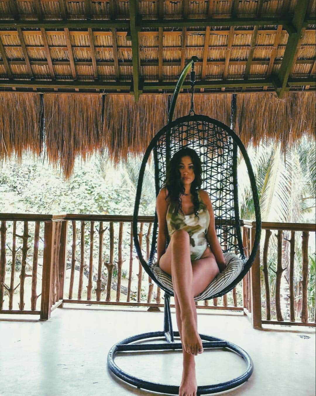 Misa Campoのインスタグラム：「“There are days when you feel the sun,  There are days when you feel the moon, There are days when the clouds take it all.  Those days when I felt the best of you,  These days when you felt the best of me,  The days when fear took the best of us.”」