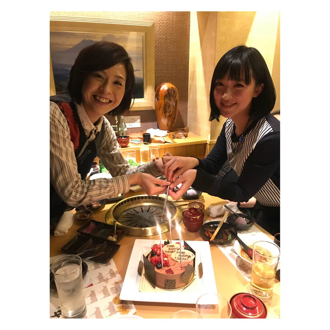 久冨慶子さんのインスタグラム写真 - (久冨慶子Instagram)「こんにちは😄 今日は節分ですね👹 大豆用意しなくては！！結構な量を食べなくては！！ 昨日は大学の友人とご飯に行ってお祝いをしてもらいました🎂 少し前になりますが、スーパーJチャンネルでも新年会で渡辺宜嗣さんを中心にお祝いしてもらいました✨✨ 今村さんと竹内アナのお誕生日もお祝い🎂 なぜか私は斎藤アナとケーキカットの練習と言われてこんなポーズ笑 今日は少し暖かい日になりましたね🍀 素敵な一日をお過ごしください😄 ＊ ＊ #テレビ朝日 #スーパーjチャンネル #今村涼子 さん #竹内由恵 アナ #おめでとうございました #斎藤康貴 アナ #久冨慶子 #友だち #🎂 #ありがとうございました」2月3日 12時15分 - keiko0hisatomi