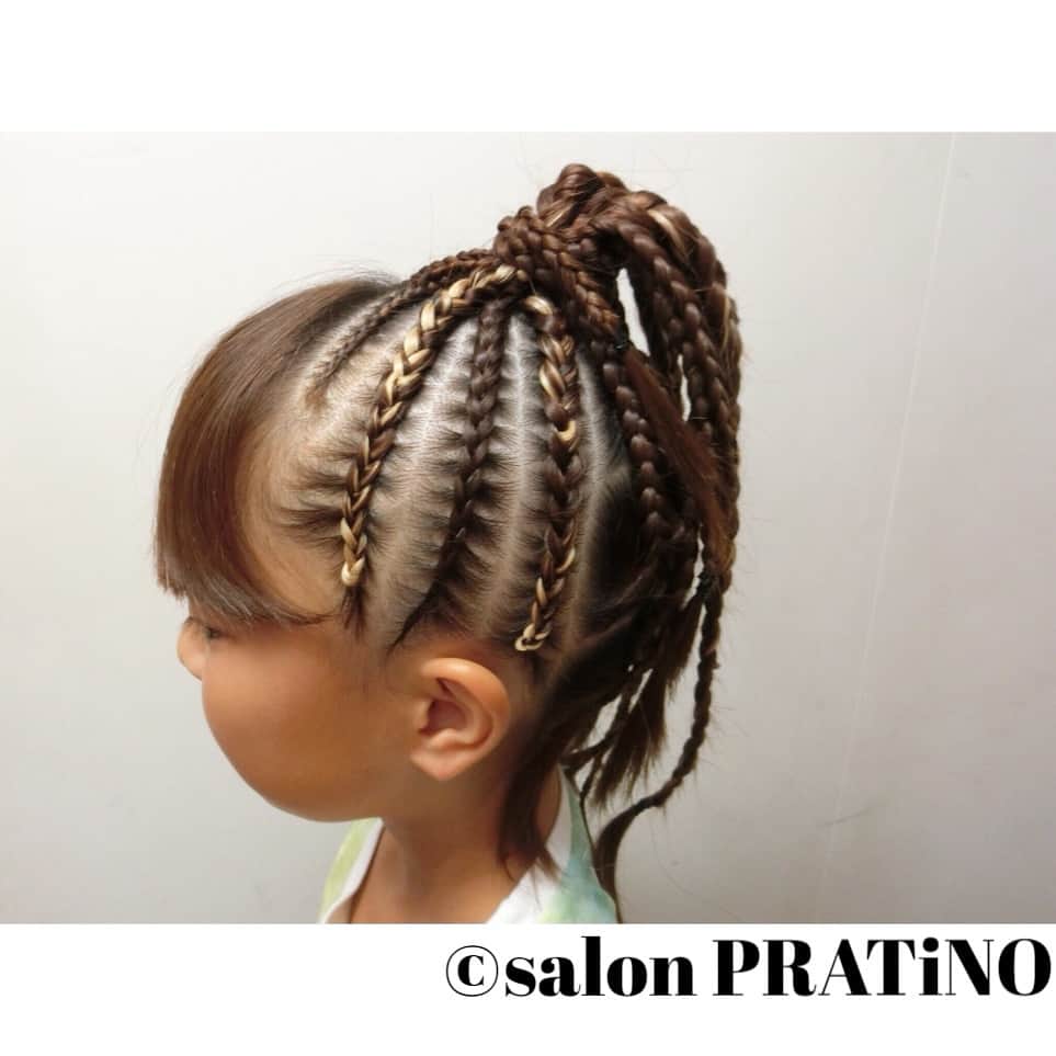 salon PRATiNO(サロンプラチノ)のインスタグラム：「コーンロウブレイズのポニーテールヘアセット✨✨✨ 【店舗名】 salon PRATiNO 【住所】 愛知県名古屋市中区栄1-21-34 Jステーション1階 【営業時間】 ●火曜日～土曜日 11:00～20:00 ●日曜日 10:00～18:00 ※時間外営業も可。別途料金がかかりますので、詳しくはお問い合わせ下さい。 【TEL】052-201-3883 【HP】http://www.pratino.jp  #ピクサムカラー #ヘアスタイル #ヘアチェンジ #ヘアカラーチェンジ #ヘアスタイリング #ヘアカラー #デザインカラー #グラデーション #派手髪 #外国人風カラー #ハイトーンカラー #コーンロウ #cornrow #ブレイズ #バレイヤージュ #FIBREPLEX #ファイバープレックス #特殊系ヘア #美容室 #hair #名古屋 #nagoya #栄 #sakae #サロンプラチノ #salonpratino #pratino #love」
