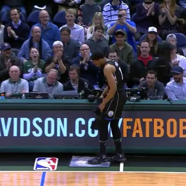 寒竹隼人のインスタグラム：「Jabari Parker is back‼️🤟🤟🤟 前十字を2回断裂から復帰🙌 テンションあがる‼️」