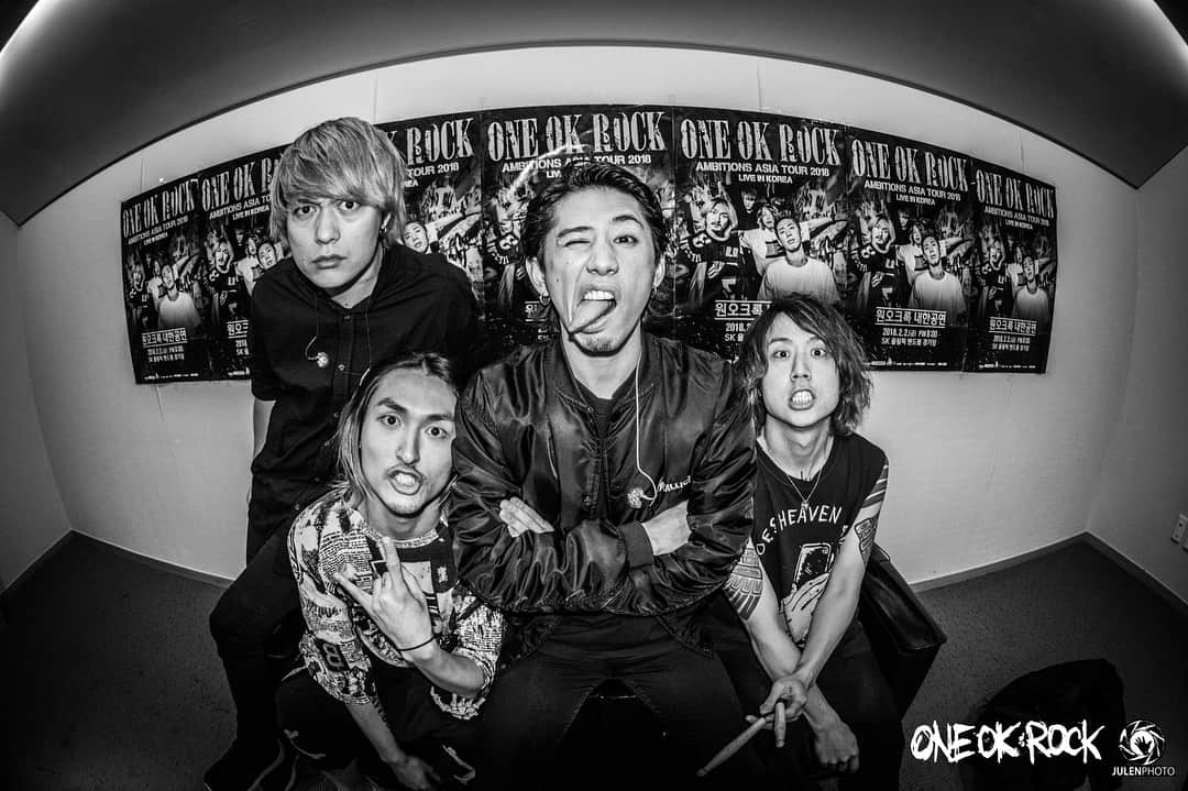 Ryota さんのインスタグラム写真 - (Ryota Instagram)「We finished Asia tour!! Every show was so much fun!!! I hope to see you guys soon!! I can't wait until next time😆🤘 Photo by @julenphoto」2月3日 14時16分 - ryota_0809