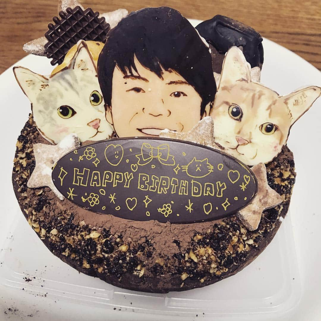 下村啓太のインスタグラム：「素晴らしいものを頂きました。 #30歳 #感謝 #猫 #テンスタグラム #ゲンスタグラム」