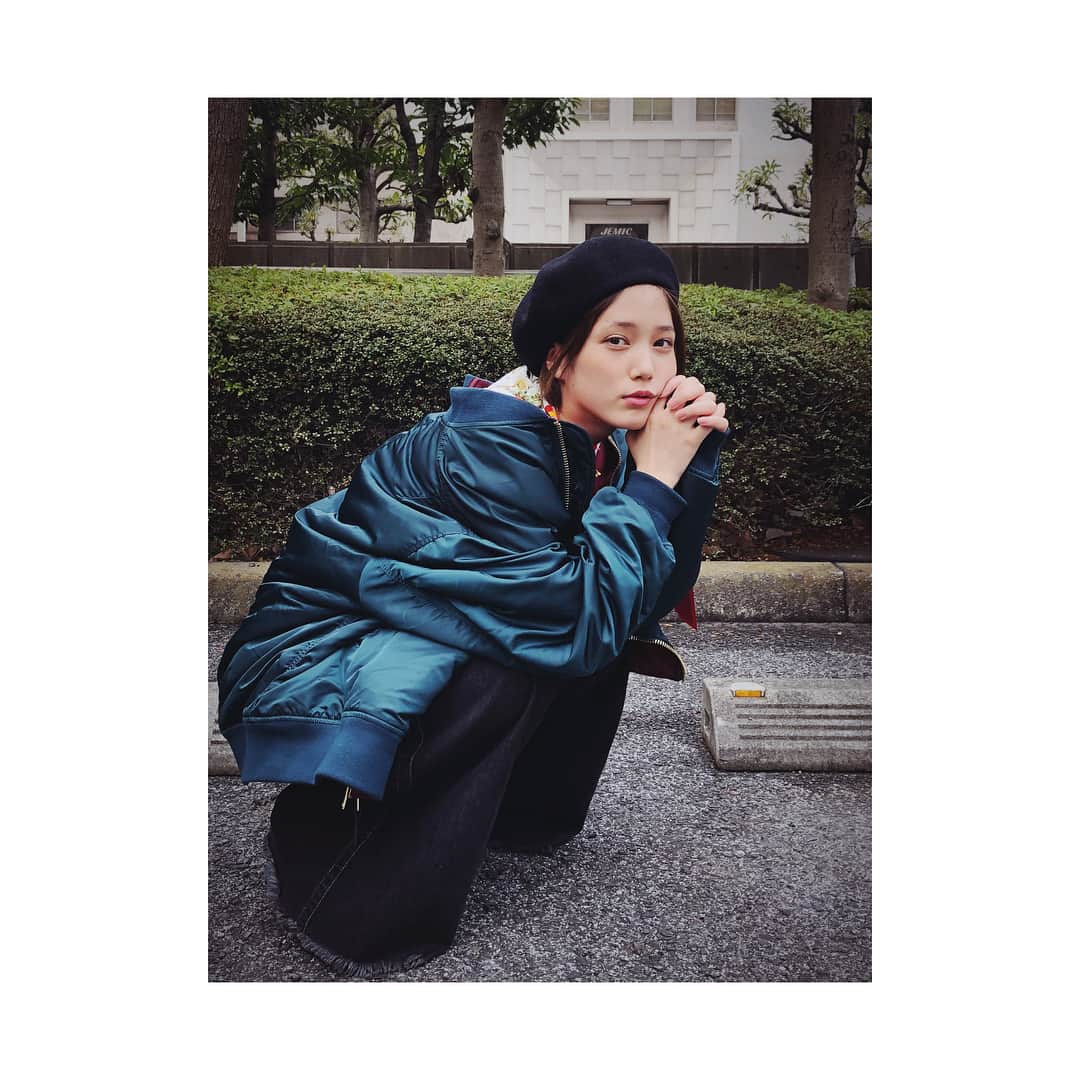 本田翼さんのインスタグラム写真 - (本田翼Instagram)「📙 mini風🐝💨 #どことなく漂うコレジャナイ感」2月3日 16時29分 - tsubasa_0627official