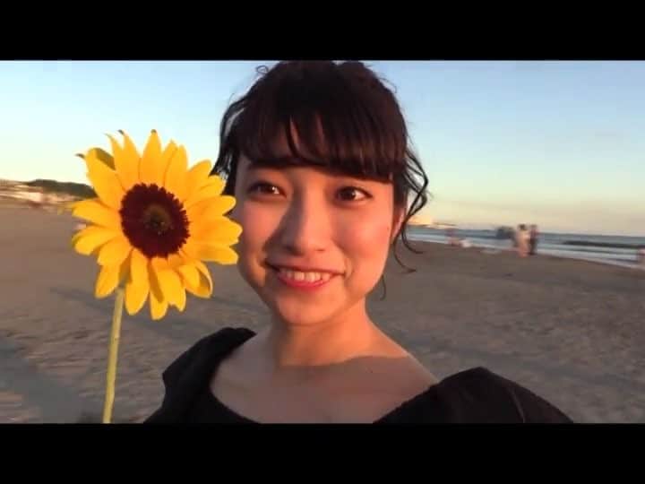 高木祐希のインスタグラム：「. ❷▷▷▷🌻 #風になる」