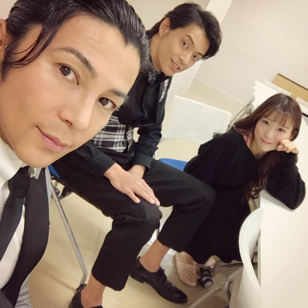 武田真治さんのインスタグラム写真 - (武田真治Instagram)「2018.2.3.#めちゃイケ #シンクロナイズドテイスティング ファイナルご覧頂いた皆様ありがとうございました⚡️ お越し頂いたゲスト審査員の#武田修宏 さん#丸山桂里奈 さんゲスト出演者の皆様、感謝致します☆ #氷水プールはマジで冷たかったです…でも#最後に氷水と命の湯に入れて嬉しかったです(^-^)v #みんなで氷水プールに飛び込んだの一生忘れません‼️ めちゃイケの#終活 は春まで続きます🌸 最後までご視聴よろしくお願いします❗️ #敦士 さん #重盛さと美 さん #武田真治 #ShinjiTakeda」2月3日 22時21分 - shinji.takeda