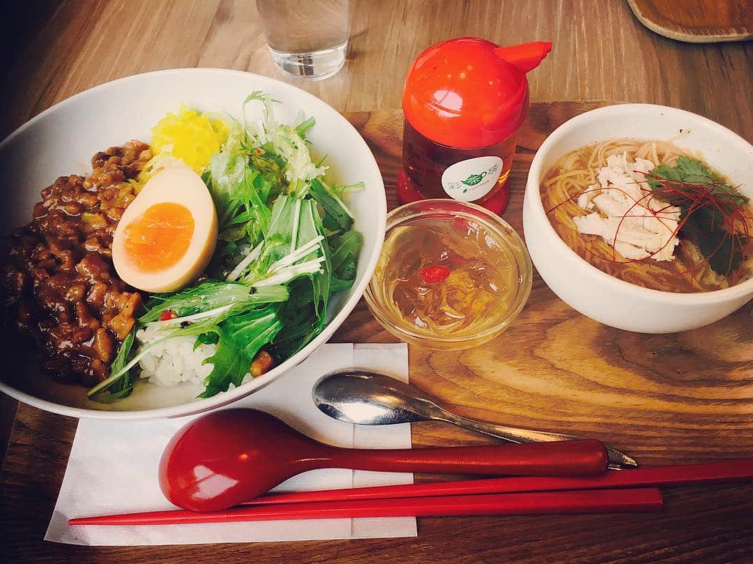 菅原萌香のインスタグラム：「最近先生とよく行くこのお店美味しい😋･ #彩茶房」