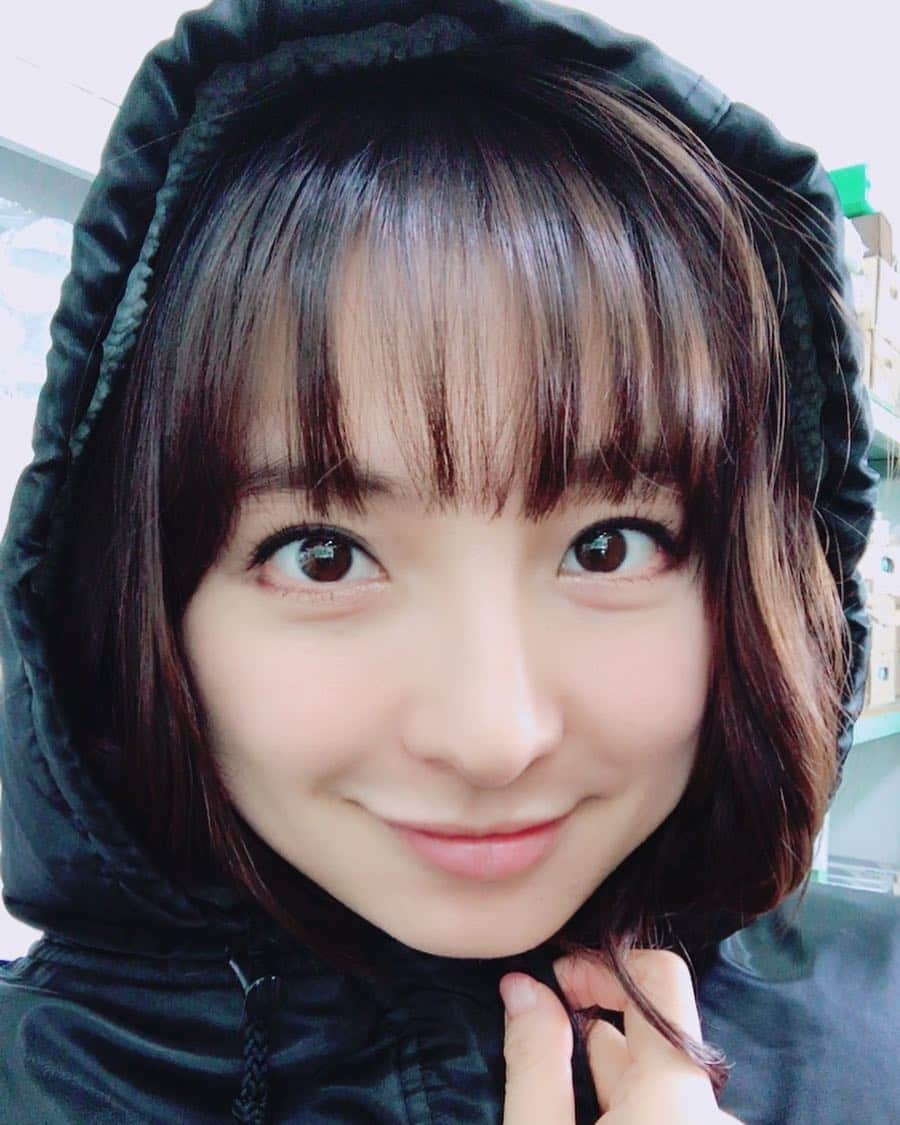 篠田麻里子さんのインスタグラム写真 - (篠田麻里子Instagram)「今日も一日頑張りましょい📽🎬#現場室内でありますように🙏」2月4日 11時14分 - shinodamariko3