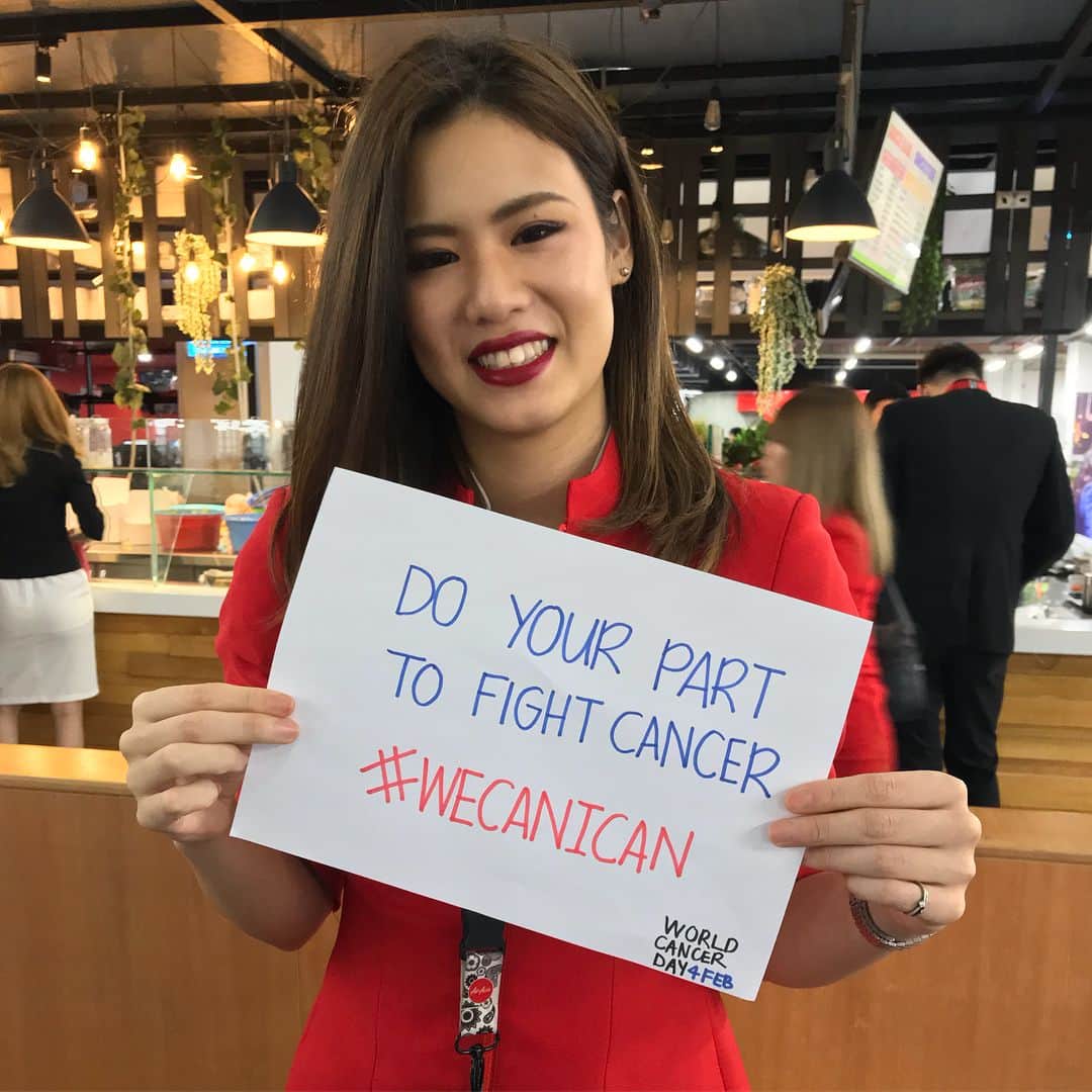 のインスタグラム：「Today is #WorldCancerDay, we want you to join the global movement #WeCanICan 'Signs for Change' activity just as our Cabin Crew & Pilots did! You can also show your support through our #AirAsiaMAKNA campaign - every support counts!」