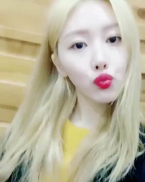 SONAMOOのインスタグラム：「#의진 #원픽 #티몬 #투표 많이 해주새옹🤪❤️」