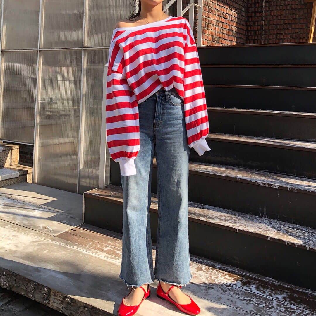 カン・ギョンミンさんのインスタグラム写真 - (カン・ギョンミンInstagram)「아우터 안입고 이렇게 헐렁거리면서 데이트 하고싶댜 _(:3」z)_♥️👖👠」2月4日 16時18分 - kkmmmkk