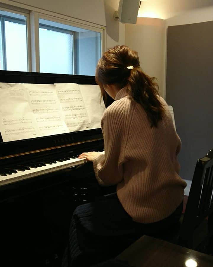 平木愛美のインスタグラム：「しずかに。愛しい。  #君の名は ♡ #yourname #kiminonawa #love #katawaredoki #anime #piano #manamipiano #愛美ぴあの #かたわれどき」