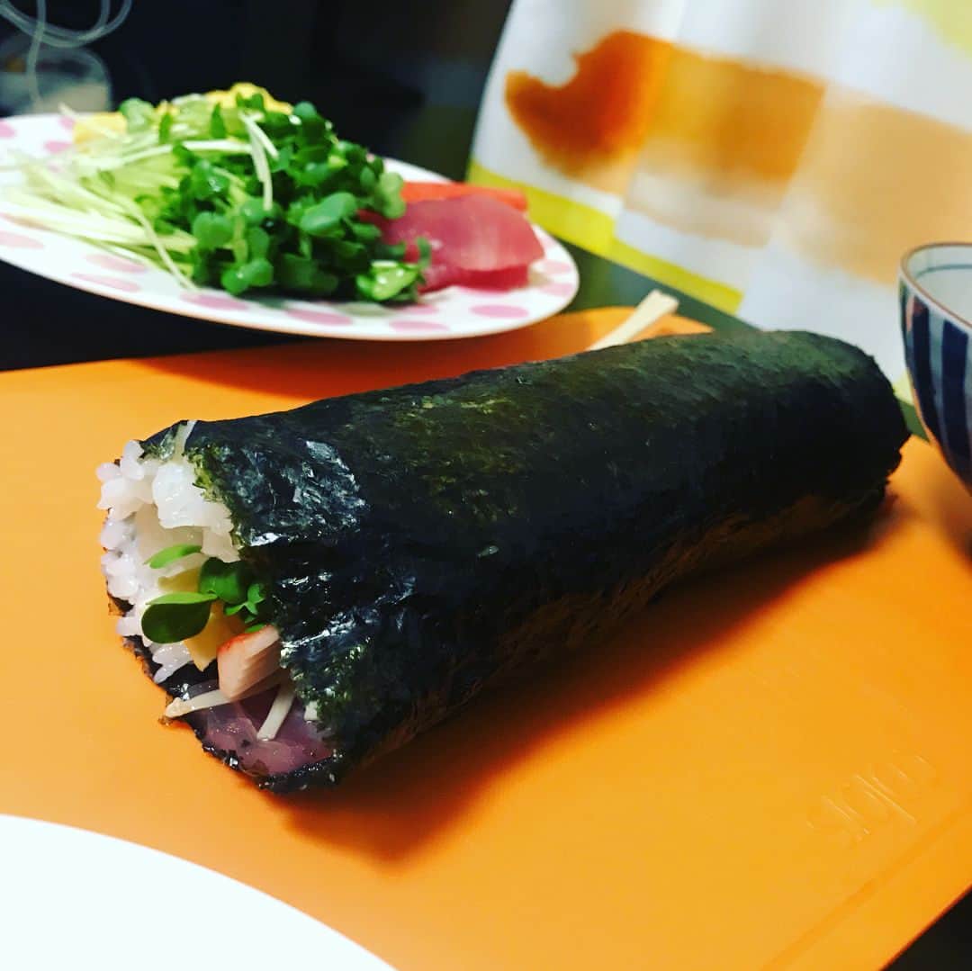 のインスタグラム：「昨日食した恵方巻き。と豆」