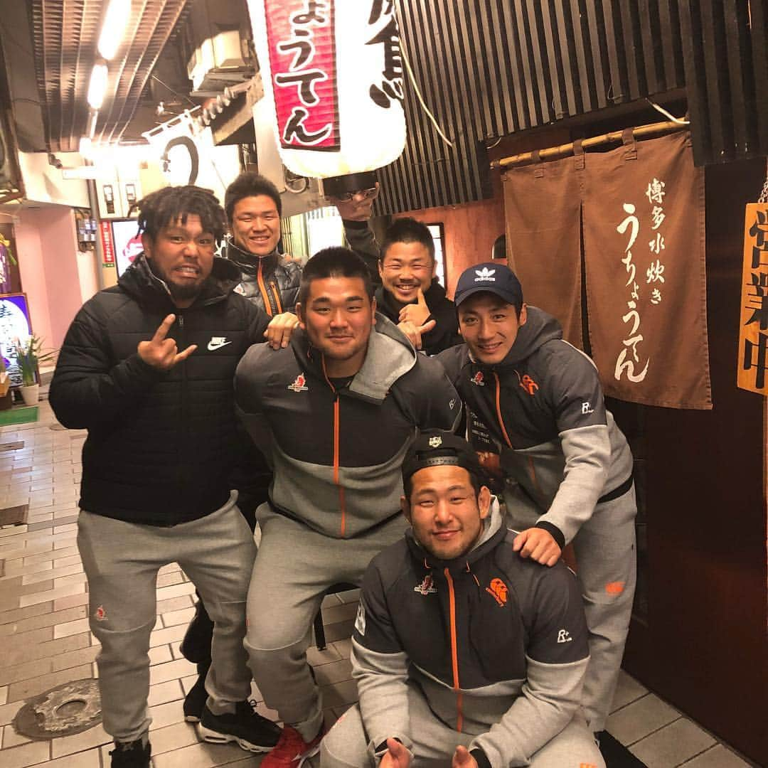 具智元さんのインスタグラム写真 - (具智元Instagram)「サンウルブズ先輩達と水炊きと鳥料理食べて来ました。明日からまた頑張ります。 ご馳走様でした！ 선울브즈형들이랑 닭요리 먹고왔습니다. 내일부터 화이팅하겠습니다! #ラグビー #サンウルブズ #럭비 #sunwolves #rugby」2月4日 20時04分 - gu.jiwon_koo