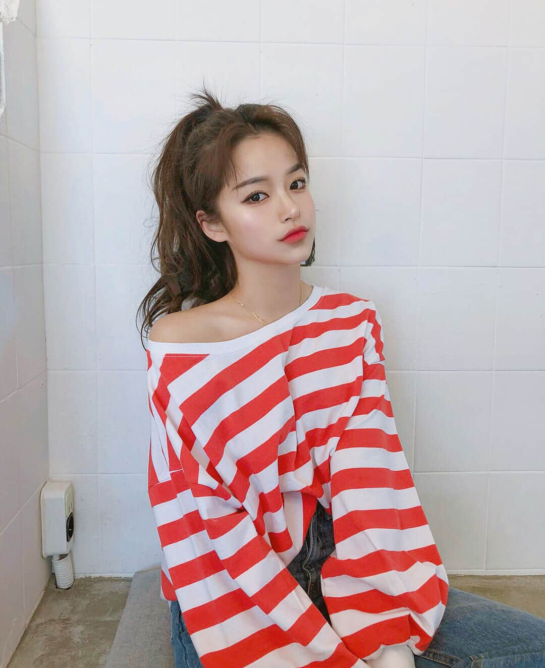 カン・ギョンミンさんのインスタグラム写真 - (カン・ギョンミンInstagram)「옷이랑 립 깔맞춤해츄 ^💋^」2月4日 23時06分 - kkmmmkk