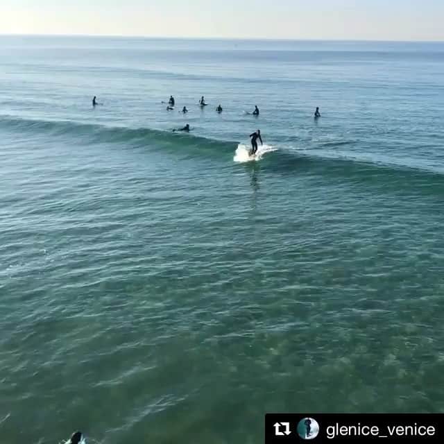 サキャスティックのインスタグラム：「Fun little peaks for the super bowl , more waves, less people! Nice one @bonfirebeachkids  @paultbythesea 🌊🧜‍♂️💦 #glenicevenicesurfreport via @glenice_venice」