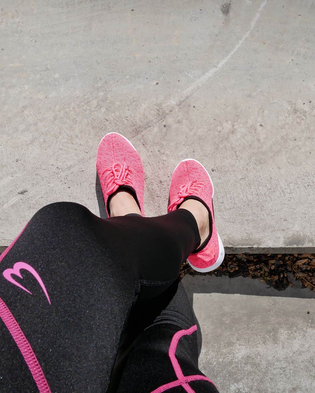 筒井愛実さんのインスタグラム写真 - (筒井愛実Instagram)「． runningを再開しました🏃‍♀️💨 元陸上部なので走ることがそもそも好きなので、運動不足解消に🙌ウエアはBODY MAKER（@bodymaker）で揃えました♡可愛いウエアめっちゃあって迷ったけどピンクのを選びました💘💘BODY MAKERが東京マラソンEXPO2018に出展するらしいので、ウエアお探しの方は是非チェックしてみてください👏🎉 ． #BODYMAKER #ボディメーカー #running」2月5日 10時45分 - manamin_158cm