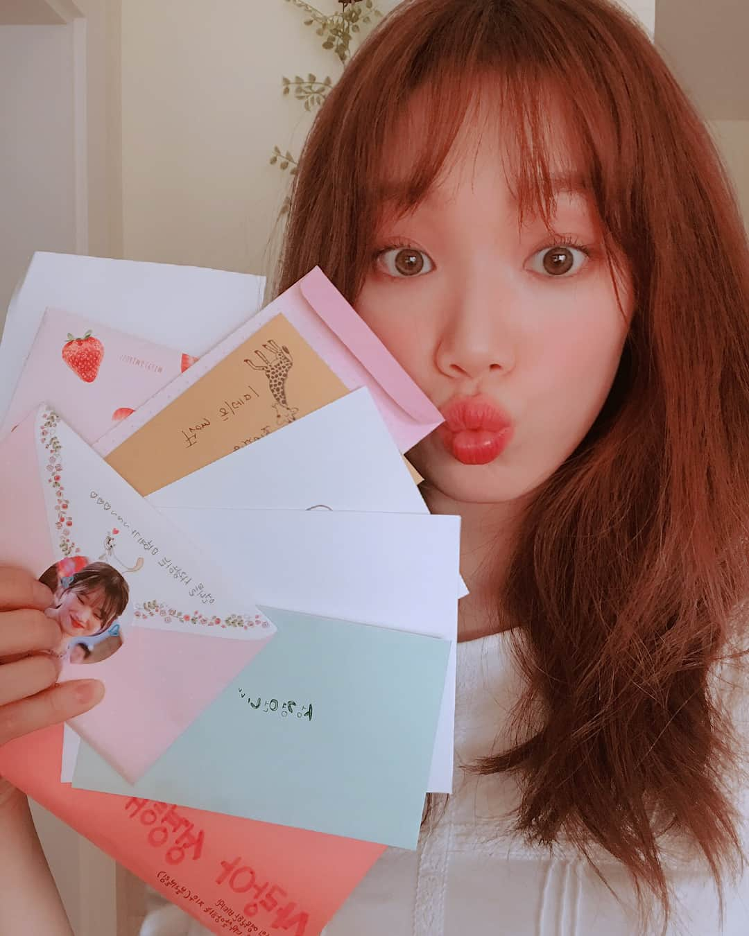 イ・ソンギョンさんのインスタグラム写真 - (イ・ソンギョンInstagram)「💌🙈❣️ 늘 응원하며 기다려주고, 걱정해주고, 사랑해줘서 고마워요. 나도 정말 사랑하고, 늘 고맙고, 많이 미안함...!!! #인증약속지켰다!!! 헤헤」2月5日 19時55分 - heybiblee