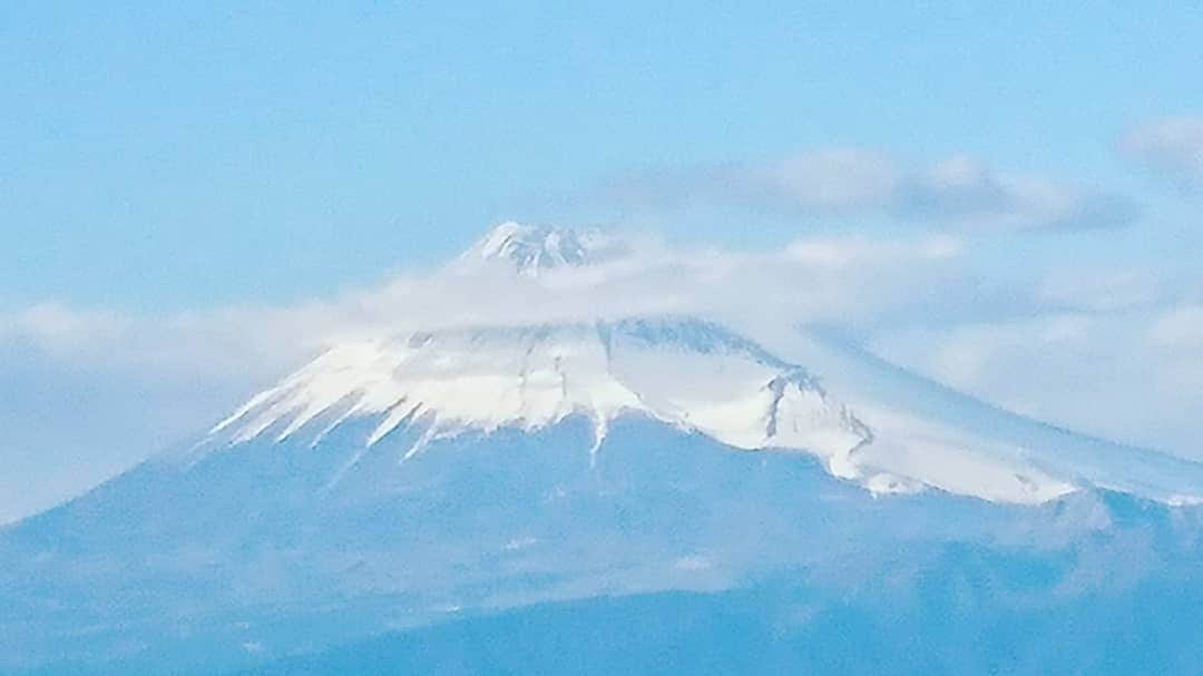 松本康太さんのインスタグラム写真 - (松本康太Instagram)「静岡県の戸田港へ行く途中で綺麗な富士山に出会いました(*^O^*) ドゥドゥビィ♪ドゥバァドゥビィ♪  #静岡県 #富士山 #景色 #長州小力 さん#しまぞうz #レギュラー松本 #あるある探検隊 展望台」2月5日 16時33分 - aruarutankentai.matsumoto