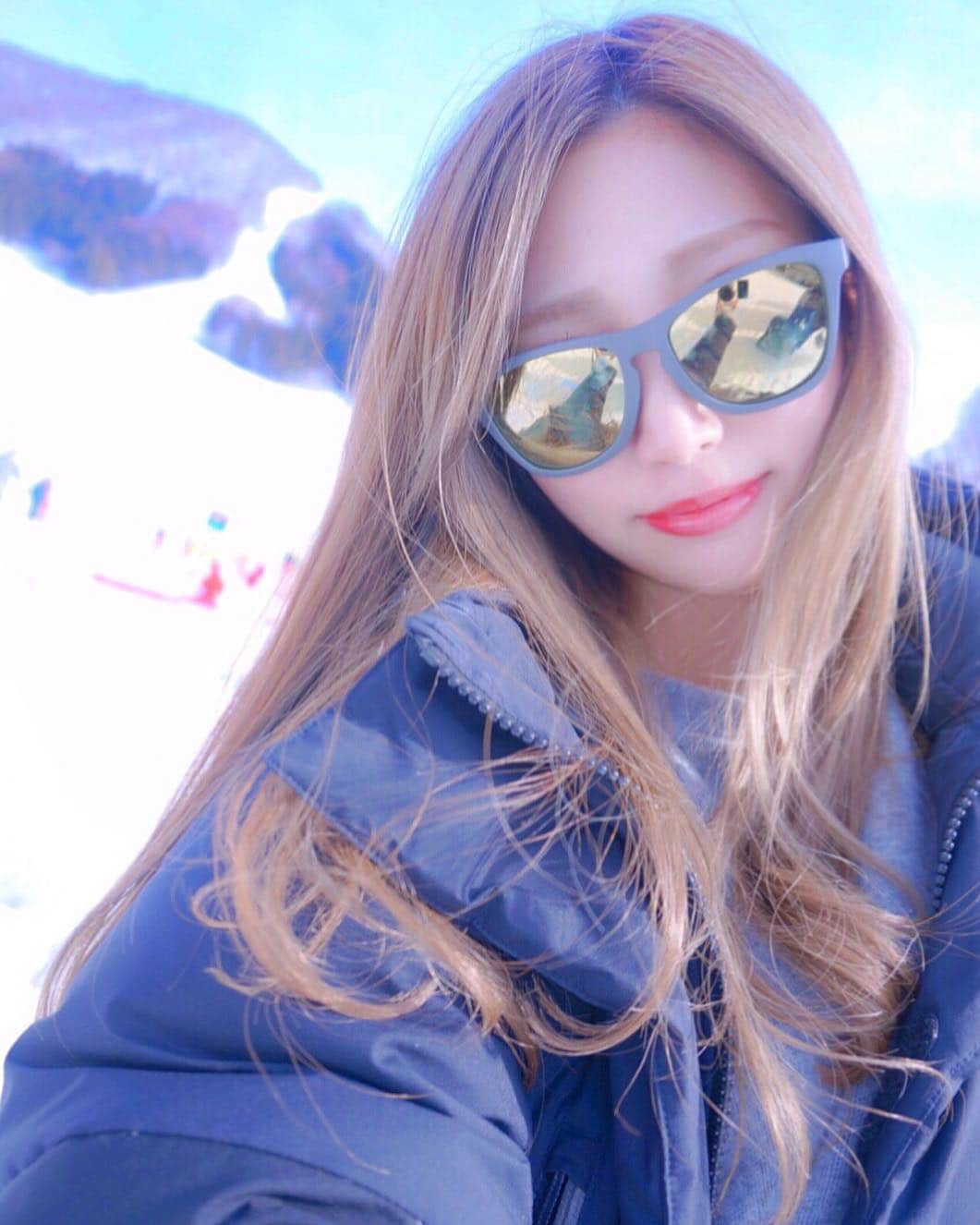 さーぽんさんのインスタグラム写真 - (さーぽんInstagram)「. 長野県のスキー場最高に天気良かったです☃️💛 #眩しすぎて #カメラマンさん  が #サングラス😎 #貸してくれた」3月6日 22時19分 - rk_27829