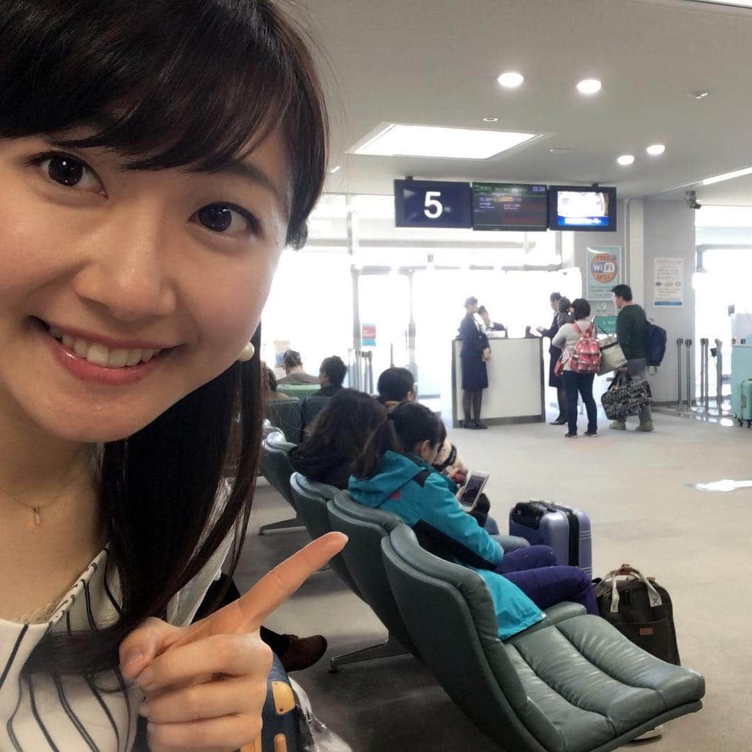 佐竹明咲美さんのインスタグラム写真 - (佐竹明咲美Instagram)「ロケ地に行くため 岡山空港に来ております♪ では、いってきまーす✈️！」3月6日 15時09分 - asami_satake