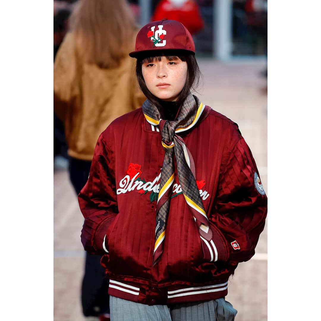 モトーラ世理奈さんのインスタグラム写真 - (モトーラ世理奈Instagram)「UNDERCOVER  AW18✨✨🍎🍏 in Paris  #AW18 #pfw #undercover #weareinfinite」3月6日 23時05分 - sereeeenam