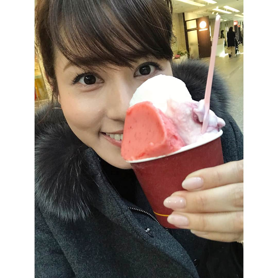 永島優美さんのインスタグラム写真 - (永島優美Instagram)「* 今日は欲張ってトリプル🍨💓 * #ジェラート #冬アイス #いちご🍓 #ブルーベリー🍇 #柚子🍊 #カイロを貼っているので無敵です☃️」3月6日 17時51分 - yuumi_nagashima