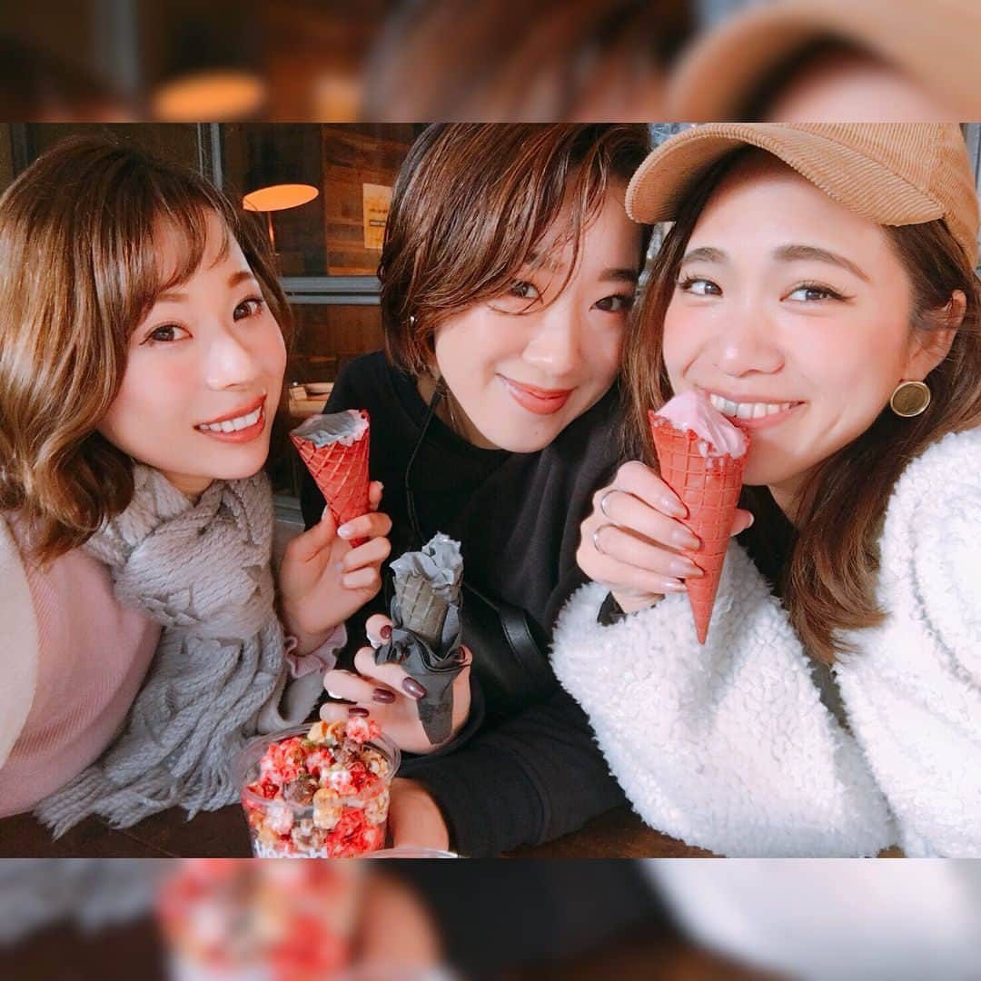 karen okajimaさんのインスタグラム写真 - (karen okajimaInstagram)「ㅤㅤㅤ ㅤㅤㅤ good spoon南堀江店の隣りに Happy Laboが明日からOPENするよ💘 レセプションに行ってきました〜💓 ㅤㅤㅤ テイクアウトで可愛すぎるインスタ映えな ポップコーンと、ソフトクリームが食べれるの🍦🍿💕 どっちも食べたけど美味しかった〜😍 ポップコーンは、5枚目に作ってる 動画載せてるんやけどフローズンされてて冷たいねん😳✨✨ ポップコーンがひんやりしていて よりサクサクで美味しかったー❤️ 明日OPENだからぜひみんなも行ってみてね💘 ㅤㅤㅤ @goodspoon_horie @happy_labo_horie #happylabo #goodspoon #ポップコーン #ブラックソフトクリーム #カフェ #スイーツ #堀江 #カフェ巡り #カフェ好き #インスタ映え #インスタ映えスイーツ #PR #食スタグラム #インフルエンサー #インスタグラマー」3月6日 19時39分 - karenokajima0318