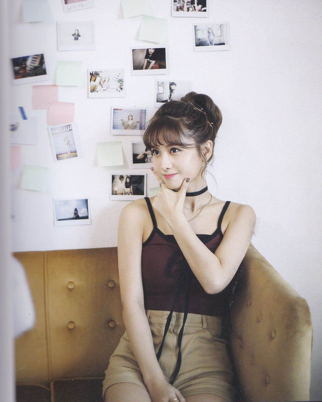 モモさんのインスタグラム写真 - (モモInstagram)「[Scan] #모모 - 180305 Twicetagram Monograph | © - ztothek #트와이스 #모모 #平井もも #もも #TWICE」3月6日 20時29分 - momojype