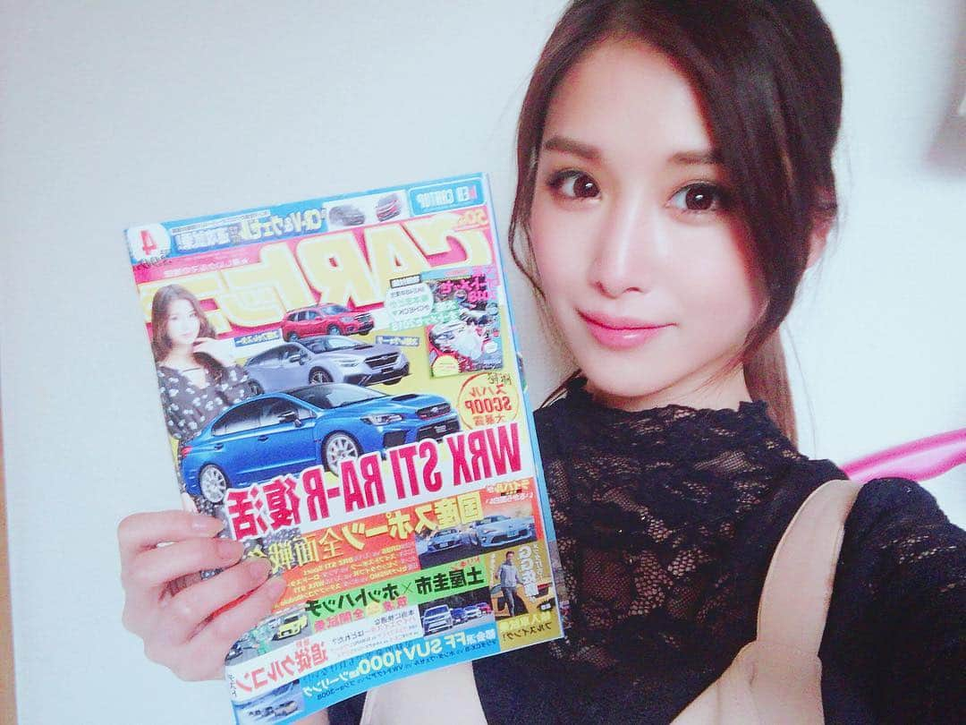 益田アンナさんのインスタグラム写真 - (益田アンナInstagram)「CARトップ今月の4月号の 表紙に乗せていただいてます〜! 中ページもあるよ☺️ コンビニや書店などに置いてるので ので是非ゲットしてね💓  #carトップ#car雑誌#車雑誌#雑誌#撮影#表紙#レースクイーン#益田アンナ」3月2日 17時14分 - anna_masuda