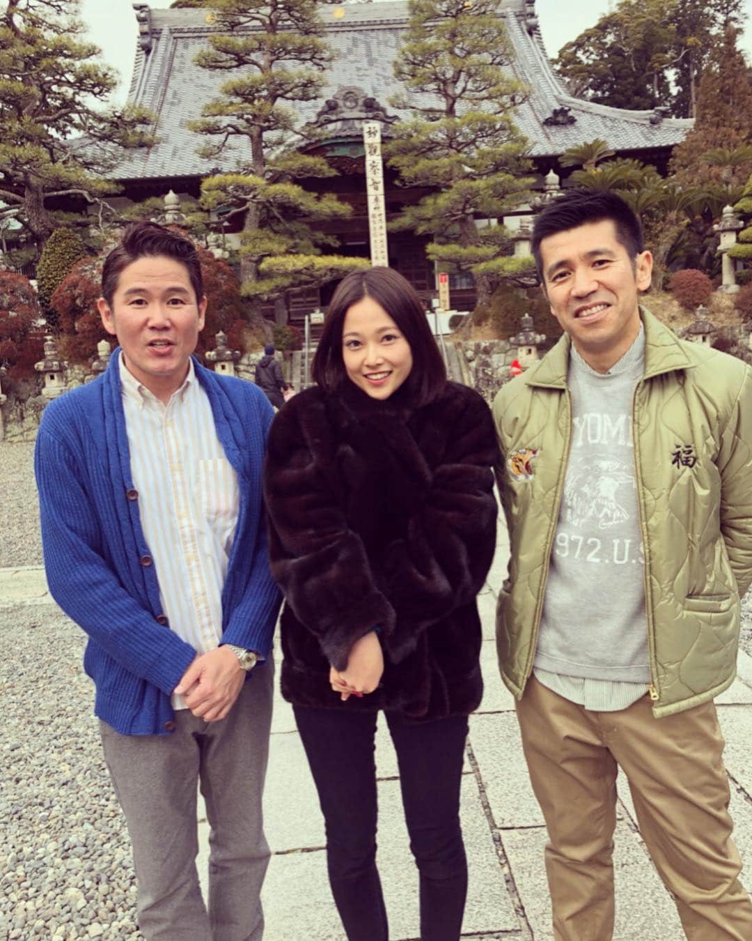 草刈麻有のインスタグラム：「明日、午前8:30~9:55放送 「にじいろジーン」に出ます。とっても楽しい撮影でした!是非、見てください🤩 #ガレッジセール さん#ゴリさん#川田さん#にじいろジーン#ロケ」