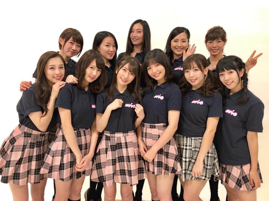 わちみなみのインスタグラム：「芸能人女子eスポーツクイーン決定戦”EQリーグ” .  ホリプロチームの「ホリッち」メンバーになったよ🎮キャプテンは石田晴香さん(*^▽^*) .  今日はその撮影とゲームレクチャーでした💗❗️ .  普段は1人で活動することが多いので、事務所の先輩のみなさんとゲームができて楽しかった(๑╹ω╹๑ )❣️ . ゲームなのにめちゃくちゃ汗かきました🔥 . チーム戦なので練習頑張ろう😆 . そういえば12年間セーラー服だったので、かわいい感じの制服？ははじめてでした⭕️ 詳しくは eq-league.com  #ホリプロ #ホリっち #EＱリーグ #ゲーム #かわいい (๑╹ω╹๑ )」