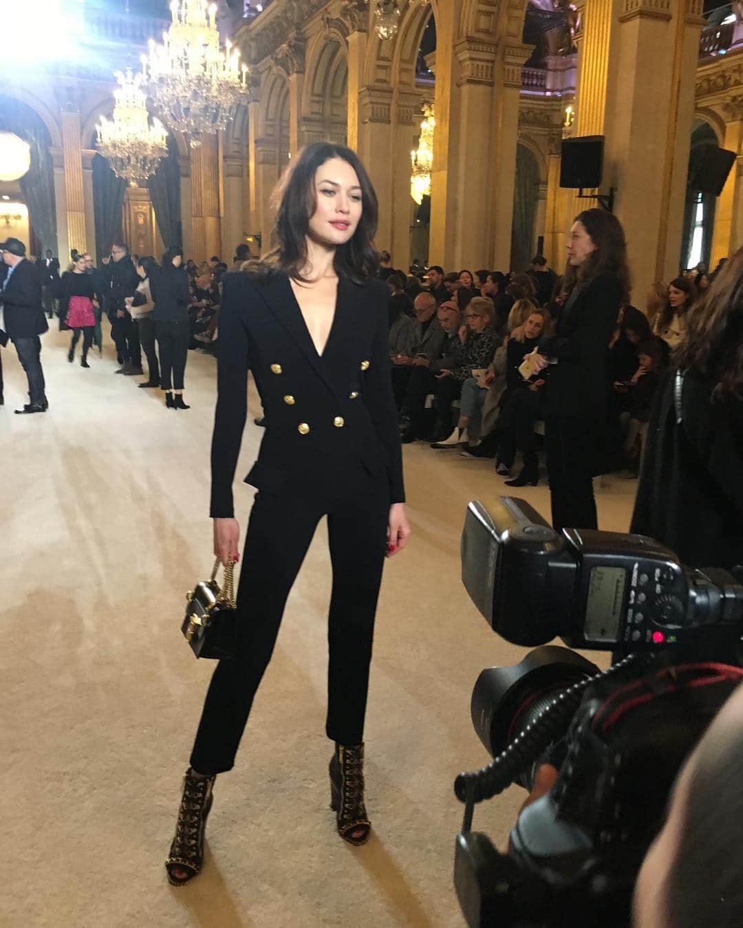 オルガ・キュリレンコさんのインスタグラム写真 - (オルガ・キュリレンコInstagram)「Breathtaking show by @olivier_rousteing for @balmain  #goosebumps #breathtaking #balmain #olivierrousteing #pfw #pfw2018 #paris #fashion」3月2日 21時51分 - olgakurylenkoofficial
