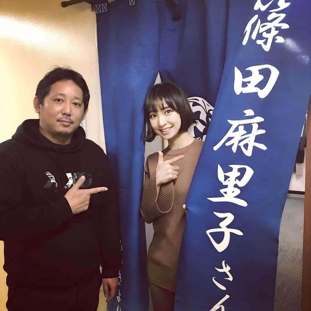 篠田麻里子さんのインスタグラム写真 - (篠田麻里子Instagram)「ありがとうございました😍入江監督映画終わったばかりで忙しいのに😭🙏明日からビジランテ舞台挨拶😎是非劇場にお越しください#ビジランテ#入江さん笑って〜 さやかとかなも来てくれました💕#more#真田十勇士」3月2日 22時28分 - shinodamariko3