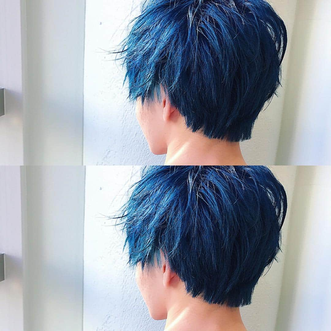 BIGOUDI official Instagramさんのインスタグラム写真 - (BIGOUDI official InstagramInstagram)「🔵🔵🔵BLUE HAIR🔵🔵🔵 ご予約はこちらのアカウントへDMお願いします！フォローもよろしくお願いします😊→@munemotoatsushi ・ ・ #大阪#梅田#関西メンズヘア#男髪#f4f#関西サロモ#フォロバ#関西美容師#BLUE#関西メンズ#梅田デート#グランフロント#男髪#北新地ランチ」3月2日 22時51分 - hairsalon_bigoudi