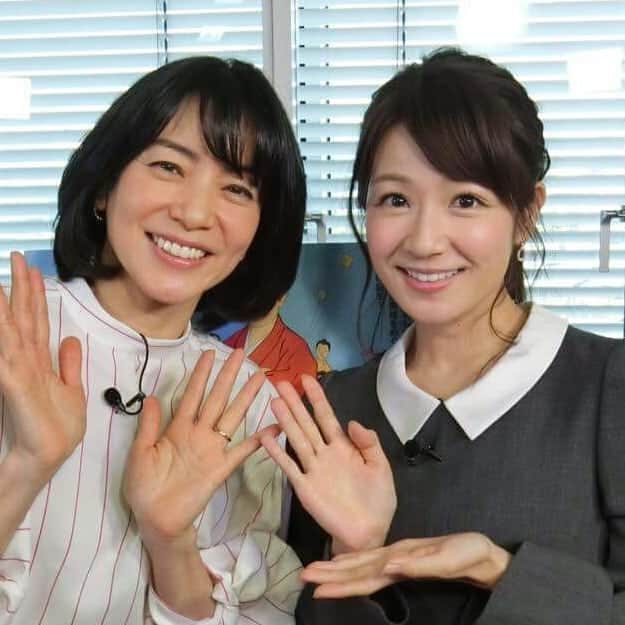 長野美郷のインスタグラム：「こんばんは😃🌃✨ 更新遅くなりました！ 🌼🌸🌼🌸🌼🌸🌼🌸🌼🌸 明日は、ひな祭り🎎 🌼🌸🌼🌸🌼🌸🌼🌸🌼🌸 めざましどようび📺 ハイ＆ロー✨ ゲストさまは💕 めざましテレビの 大先輩・八木亜希子さんです💓♥❤ 6時30分過ぎをお楽しみに🎵  #長野美郷 #八木亜希子  #めざましどようび #スタッフ」