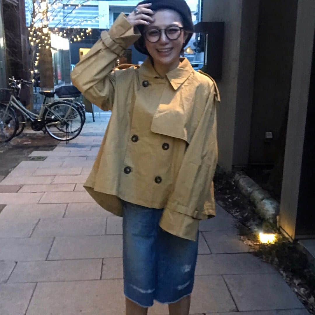 長谷川あやさんのインスタグラム写真 - (長谷川あやInstagram)「🧥🧥🧥 #coordinate #ootd #trend #outfit #vintage #kormarch #paranoia_paradiso #paranoiaparadiso #paranoia #152せんちこーで ・ ・ ・ 今日は久しぶりのスカートDayでした👧✌️ ・ #パラノイアパラディーソ （@paranoia_paradiso） のスカートはスタイルもよく見えるしおすすめ✨ ・ ほどよい丈感でどのコーデにも合わせやすい💛 春の新作も店舗やWEBでも入荷中みたいだよ✨ ・ コートはKormarch（@kormarch_jp）✨ これからの季節にぴったり〜( ´ ▽ ` )💭 ・ 早く春にならないかな👧♫」3月3日 19時16分 - ayasuke_0516