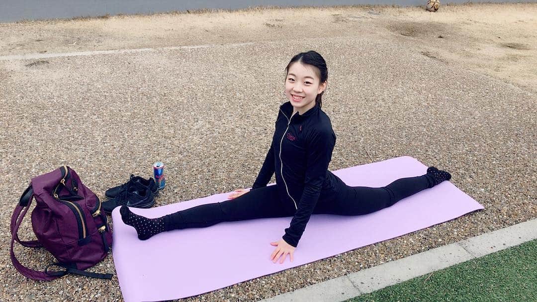 のインスタグラム：「もうすぐ世界ジュニアです！！ ノーミス目指して頑張ります☺️✨💪 #ウォームアップ中 #世界ジュニア #rikakihira #紀平梨花」
