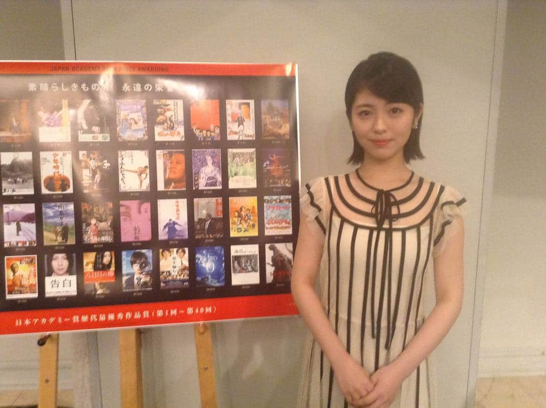 浜辺美波のインスタグラム：「. 「#君の膵臓をたべたい」 で新人俳優賞を受賞された  #浜辺美波 さんです。 同作は優秀作品賞も受賞しています。 . #日本アカデミー賞」